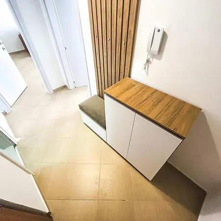 Genius 825 Inn Golem (Tirana)