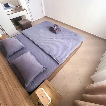 Genius 825 Inn Golem (Tirana)
